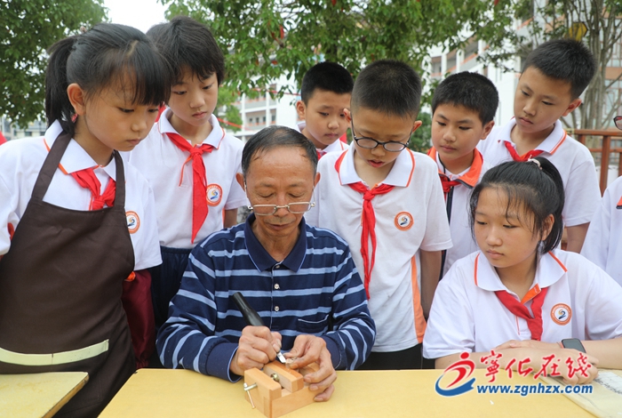 寧化:木活字印刷術進校園