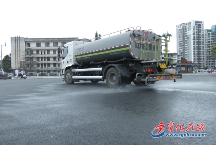 【黨史學(xué)習(xí)教育在基層 我為群眾辦實(shí)事】寧化：為城市道路除塵降溫 打造清涼出行環(huán)境