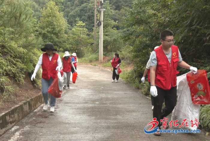 城南鎮:維護景區環境,志愿者在行動