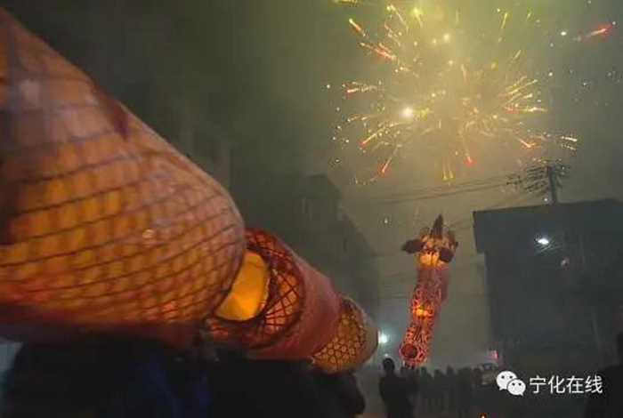 寧化：舞起板凳龍  歡喜鬧新春