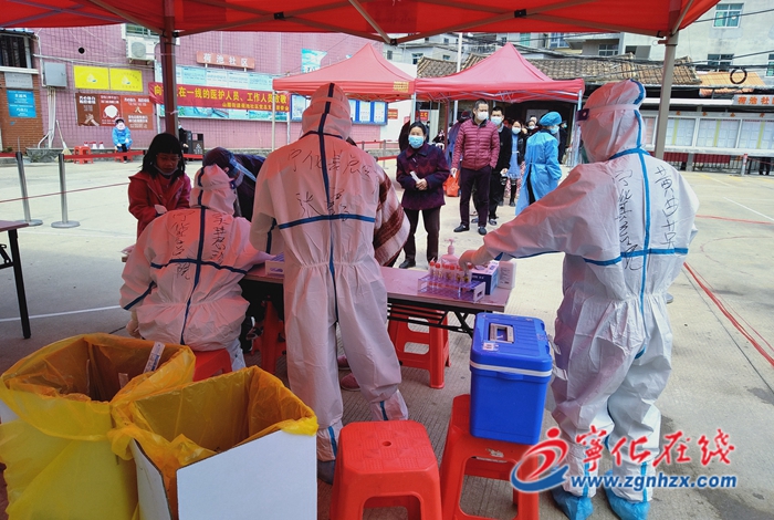 寧化縣30名支援泉港醫(yī)療隊隊員平安凱旋