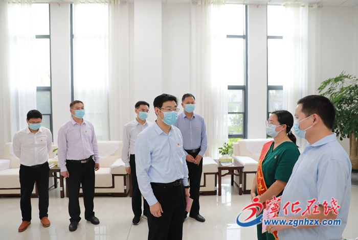 寧化縣領(lǐng)導(dǎo)慰問支援泉州防疫抗疫醫(yī)務(wù)人員家屬