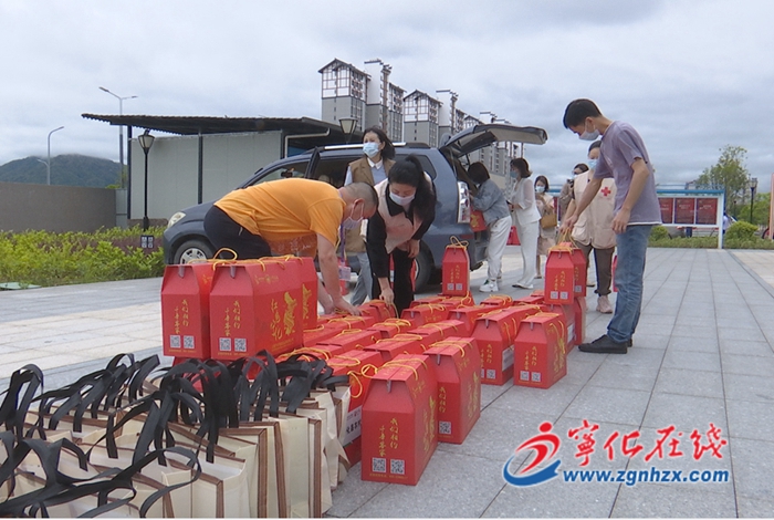 寧化：慰問抗疫醫(yī)護(hù)人員 致敬最美逆行者