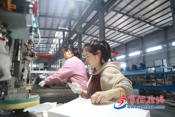 寧化明玥玻璃:開足馬力趕訂單