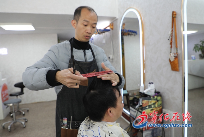 吳才輝：“頂上功夫”名揚四鄰