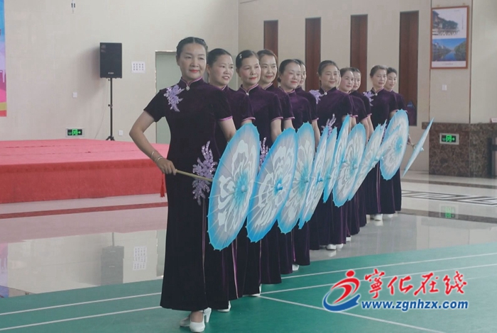 寧化縣老年大學(xué)舉辦“銀輝健體·舞韻風(fēng)華”匯報(bào)演出
