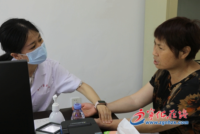 上海中醫藥大學、福建中醫藥大學來寧開展暑期社會實踐義診活動