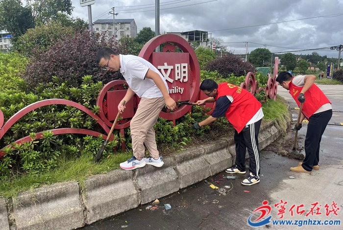 寧化縣安遠(yuǎn)鎮(zhèn)開展人居環(huán)境整治志愿服務(wù)活動(dòng)