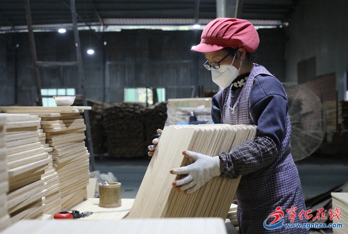 安樂鎮：竹制品企業忙生產 開足馬力趕訂單
