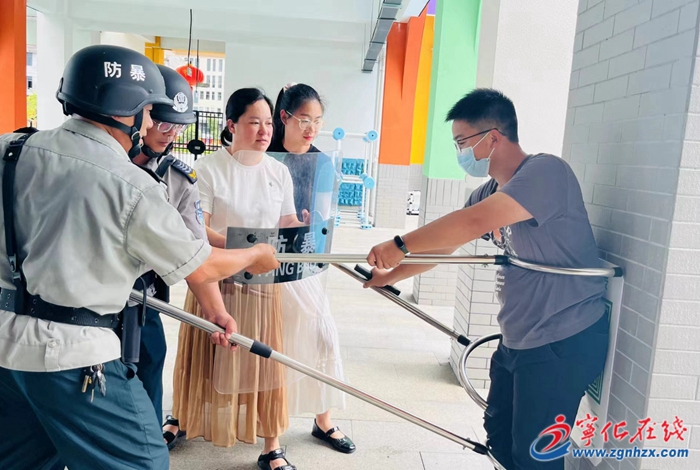 寧化縣翠城幼兒園 開展反恐防暴應急疏散演練活動