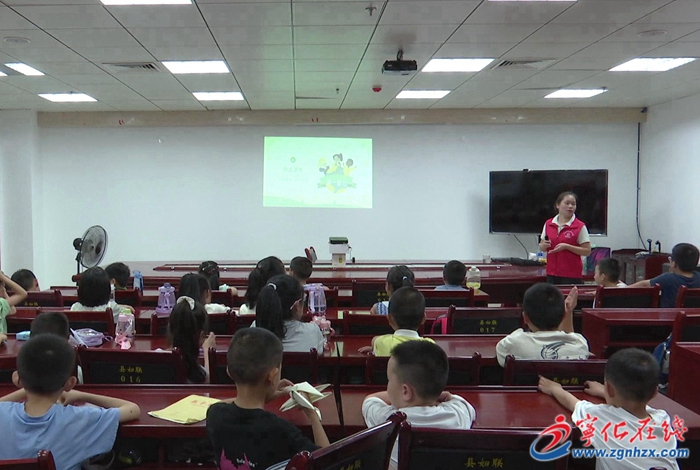 寧化開(kāi)展“趣玩科學(xué)”巾幗志愿科普主題活動(dòng)