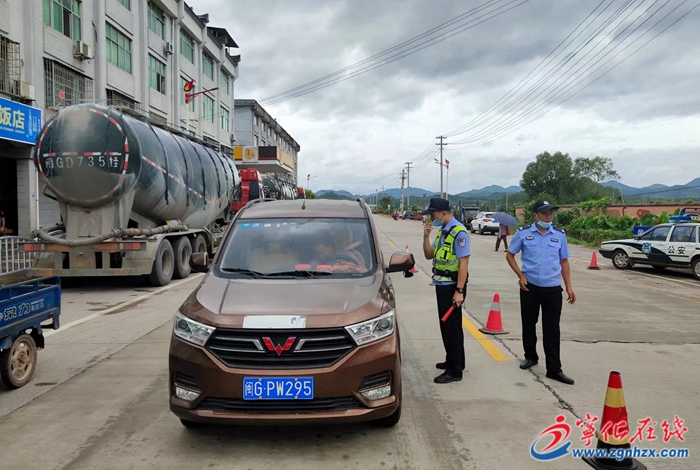 石壁鎮開展道路交通安全專項整治工作