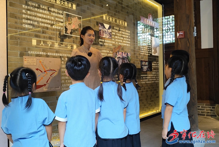 寧化：萌娃參觀列寧小學 紅色基因代代相傳