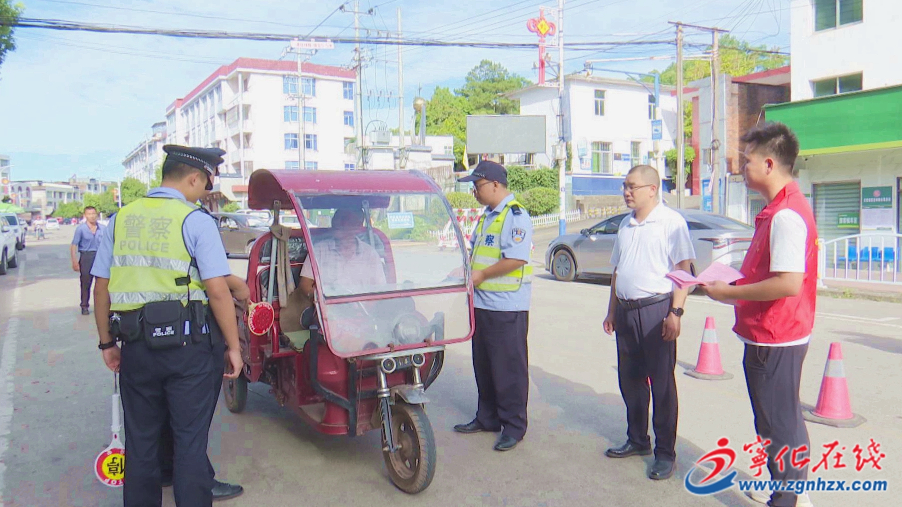 石壁鎮:多措并舉 共筑交通安全防線