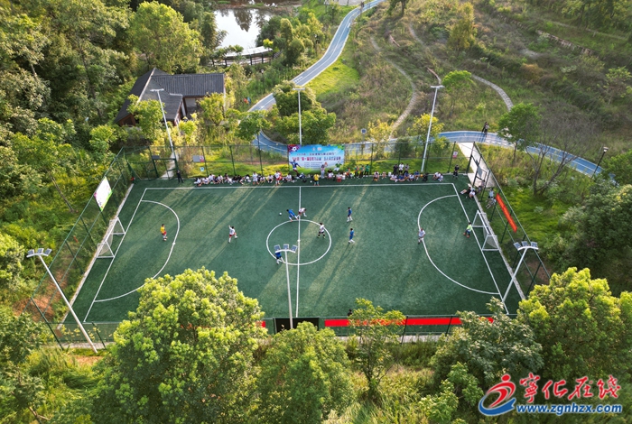 寧化：綠茵場(chǎng)上英姿展