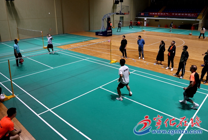 “第四屆有機(jī)硅產(chǎn)業(yè)園杯”羽毛球和乒乓球團(tuán)體賽圓滿落幕