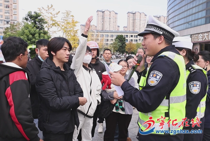 寧化開展全國交通安全日宣傳活動