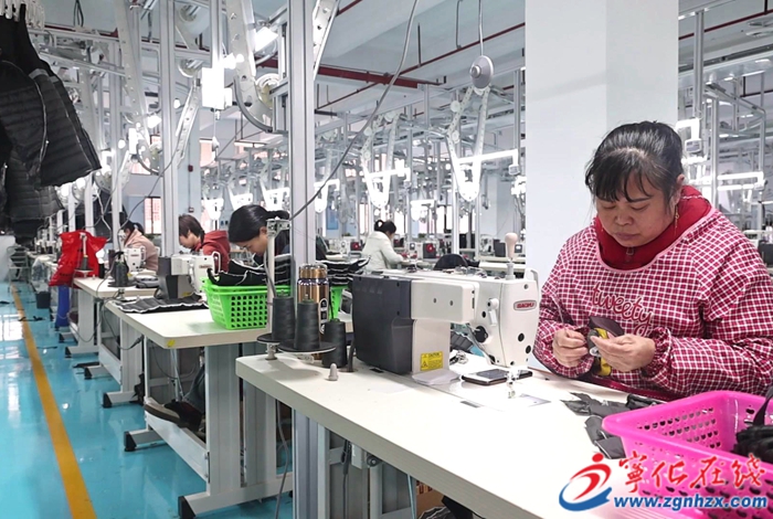 寧化:服裝企業(yè)生產(chǎn)按下“加速鍵”