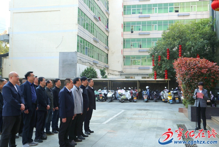 寧化縣兩山農(nóng)村產(chǎn)權(quán)流轉(zhuǎn)服務(wù)中心揭牌成立