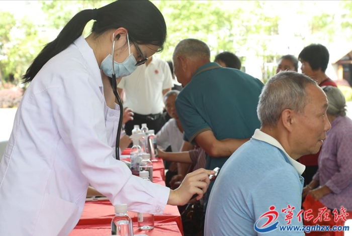 濟村鄉：舉辦“醫心為民 健康同行”愛心義診活動