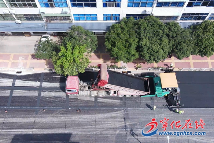 石壁鎮：道路環境整治有序推進