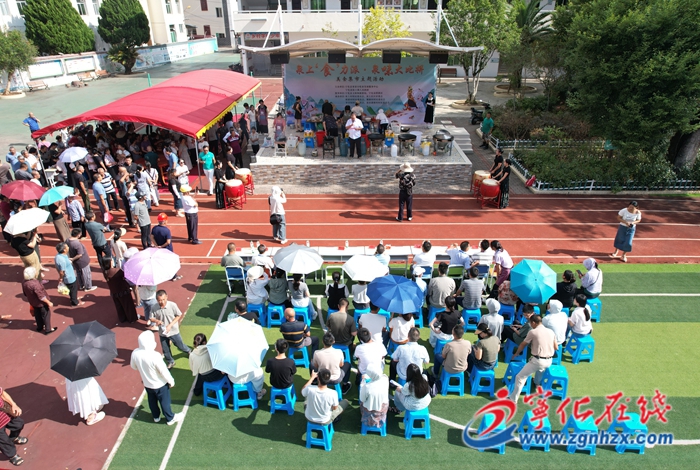 泉上鎮(zhèn)舉辦美食集市主題活動(dòng)