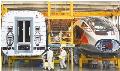 中國(guó)高鐵駛向世界最高舞臺(tái) 技術(shù)引進(jìn)服務(wù)于自主創(chuàng)新