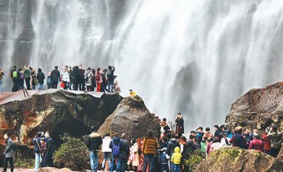 在線旅游成風尚 說走就走更便利