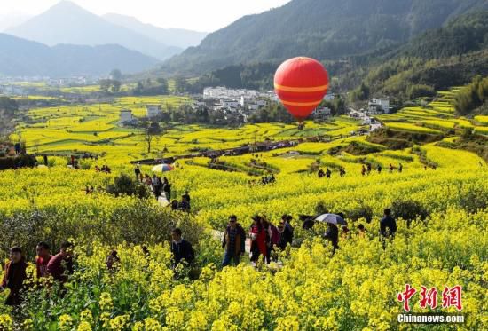 江西婺源回應(yīng)游客被強(qiáng)收衛(wèi)生費(fèi)：責(zé)令退還并道歉