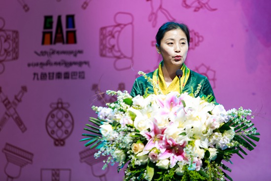 甘南藏族自治州旅游局局長歐杰草女士推介甘南旅游