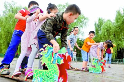 端午民俗活動吸引小朋友