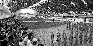 秦兵馬俑迎來參觀旅游高峰 日均超過3.5萬人次