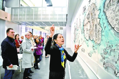 70歲奶奶講解員燃爆美術館