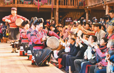 旅游扶貧富瑤寨