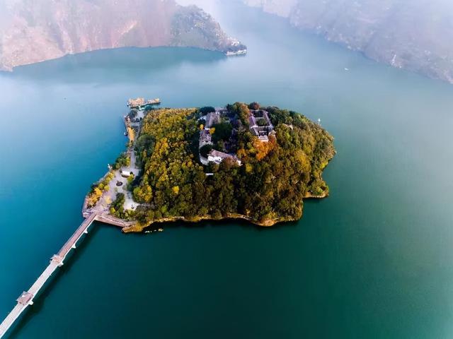 怎么去乘坐長江三峽游輪?三峽游輪在哪里上船?