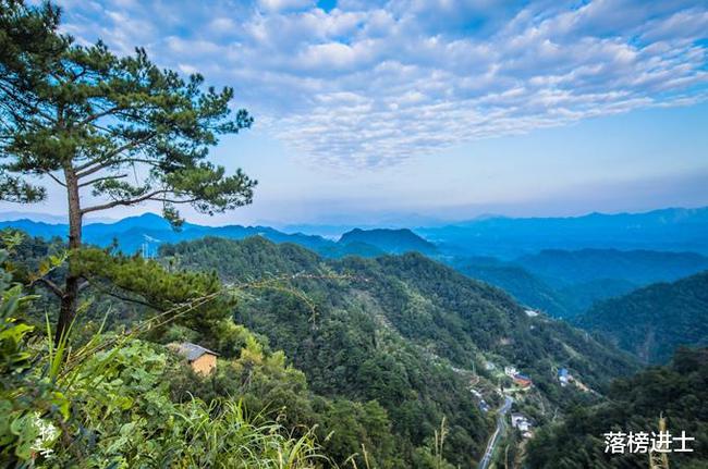 安徽歙縣，有一個坐落在高山的千年古村，吸引著很多自駕愛好者