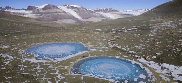 全球最大鹽漠：鹽層厚9000米，千年不長草、萬世無人煙