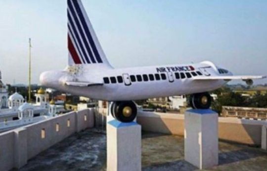 印度現(xiàn)“土豪村”，每家每戶房頂都停有飛機，經(jīng)濟實力堪比迪拜